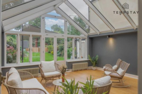 Cosy Family Home Near Thorpe Park & Legoland